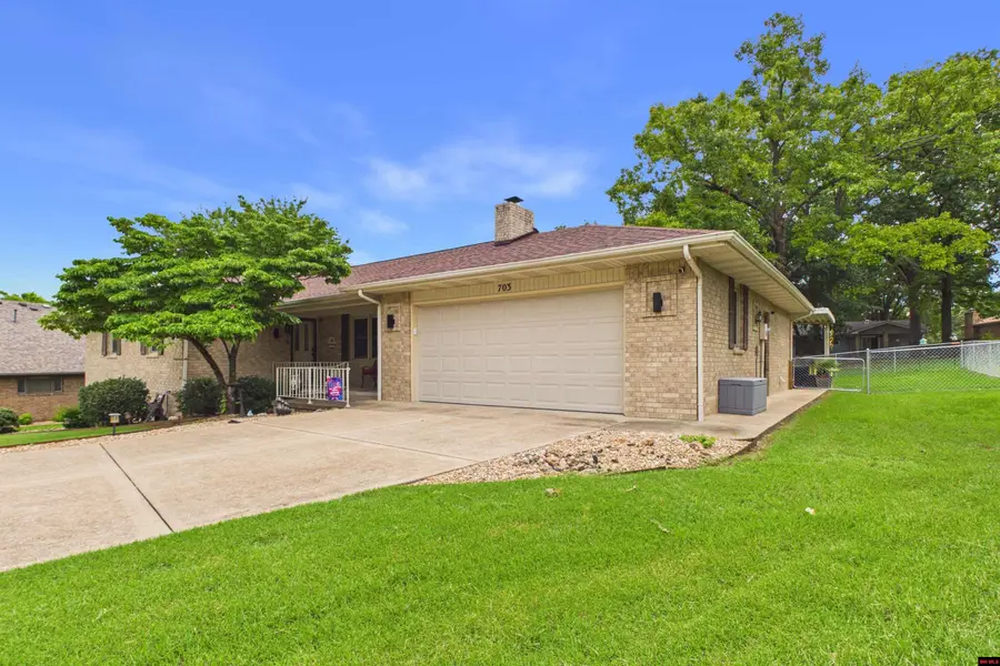 703 PUTTER CIRCLE, Mountain Home, AR 72653 - #2