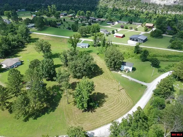132 CR 101, Norfork, AR 72658