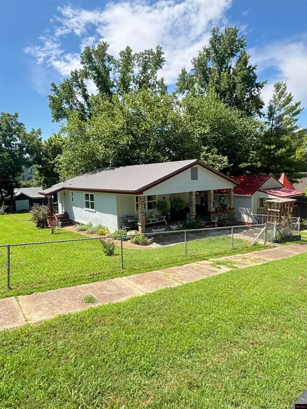316 COMBS AVENUE, Cotter, AR 72626