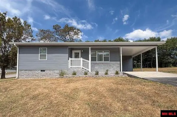 102 E 5TH STREET, Yellville, AR 72687