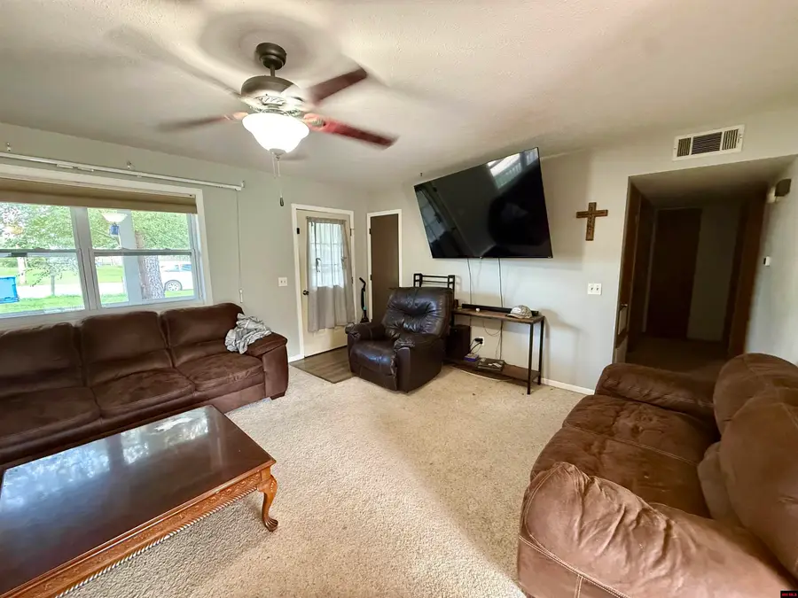 228 S SCHOOL STREET, Gassville, AR 72635 - #2