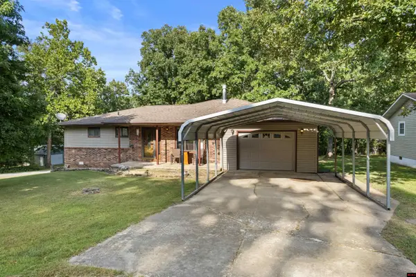 1202 BROADWAY, Bull Shoals, AR 72619