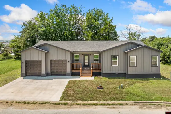202 FOREST AVENUE, Green Forest, AR 72638