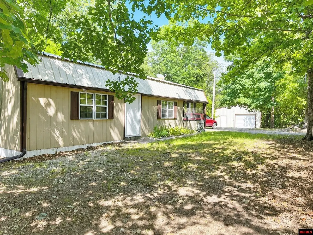 1141 MC 8083, Yellville, AR 72687 - #1