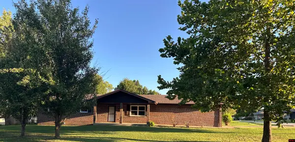 320 SPRINGWOOD DRIVE, Mountain Home, AR 72653