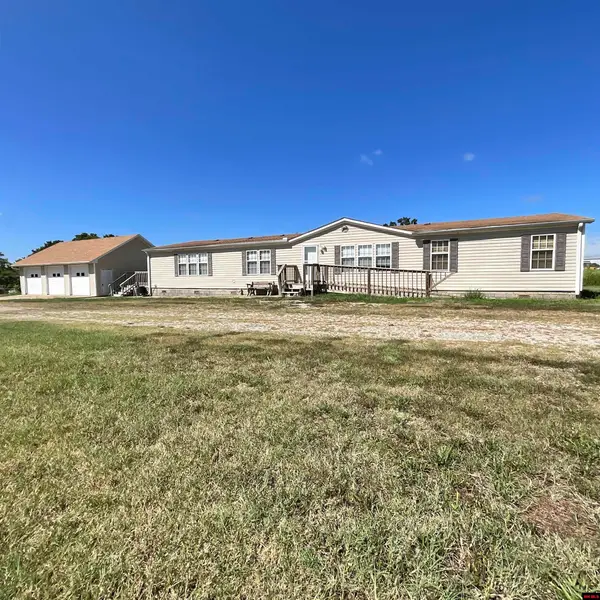 10135 CR 8010, West Plains, MO 65775