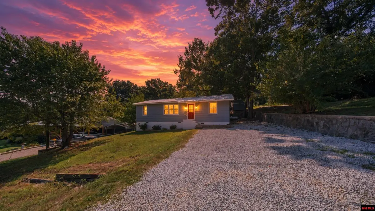 880 TATE AVENUE, Mammoth Spring, AR 72554 - #1