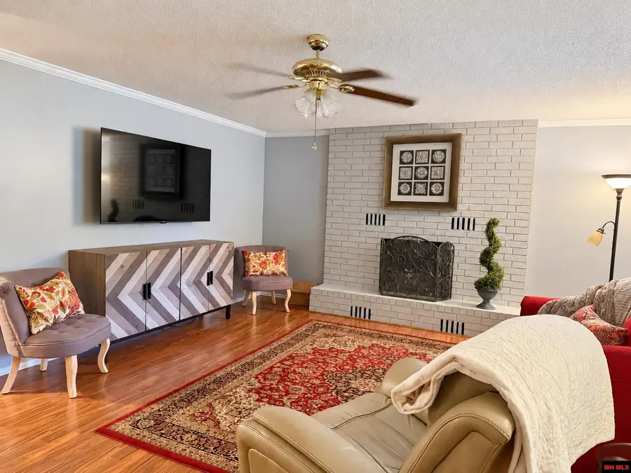 1718 HONEYSUCKLE, Mountain Home, AR 72653 - #3