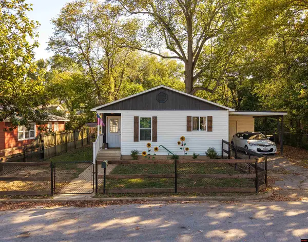 1052 W 6TH STREET, West Plains, MO 65775