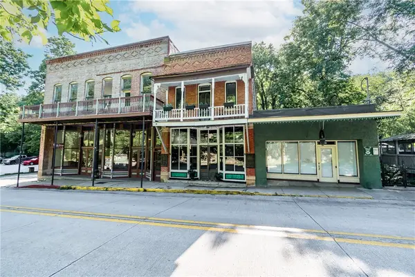 63 N Main Street, Eureka Springs, AR 72632