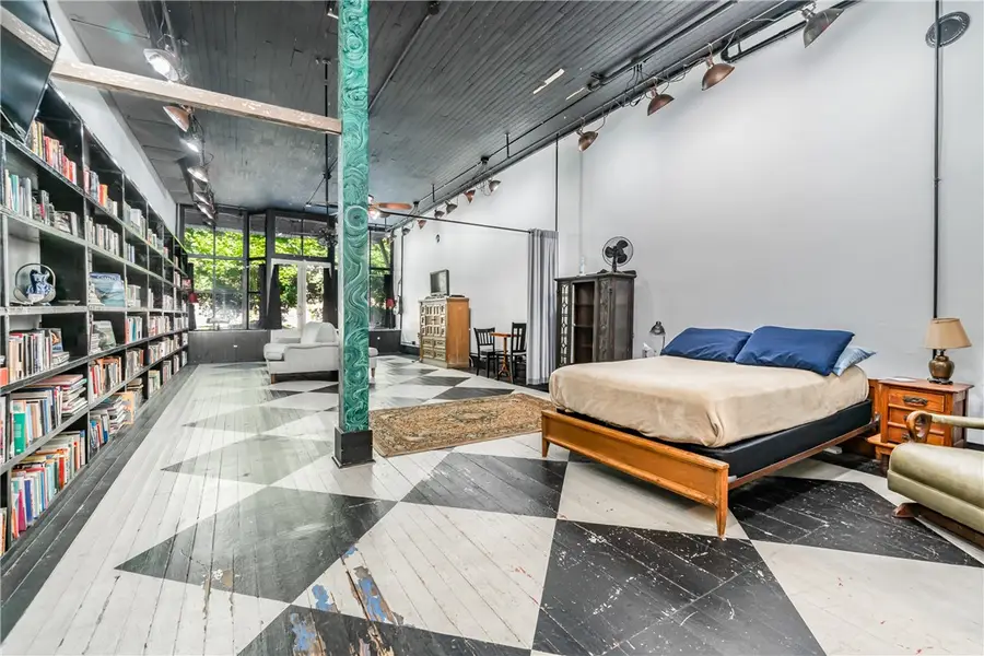 63 N Main Street, Eureka Springs, AR 72632 - #3