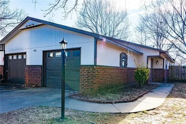 1911 Cypress Place, Springdale, AR 72762