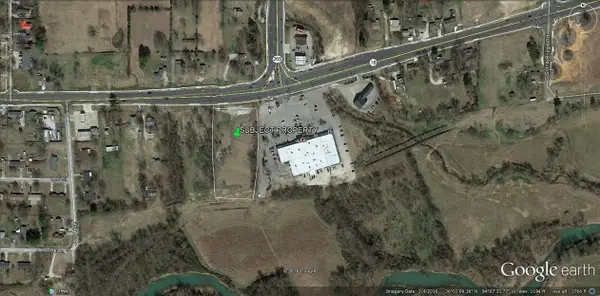 2469 E Huntsville Road, Fayetteville, AR 72701