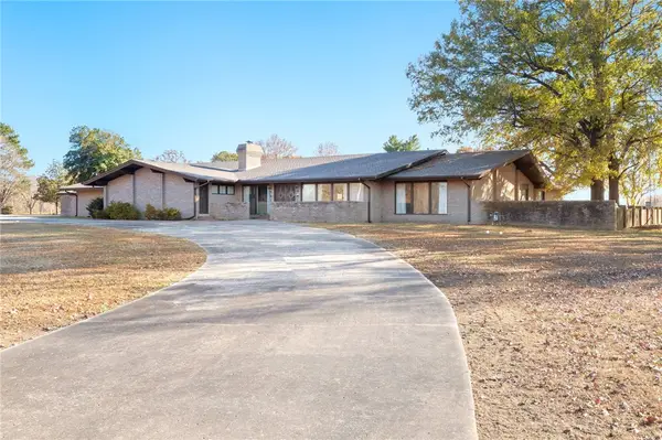 305 SW Irving Street, Gravette, AR 72736