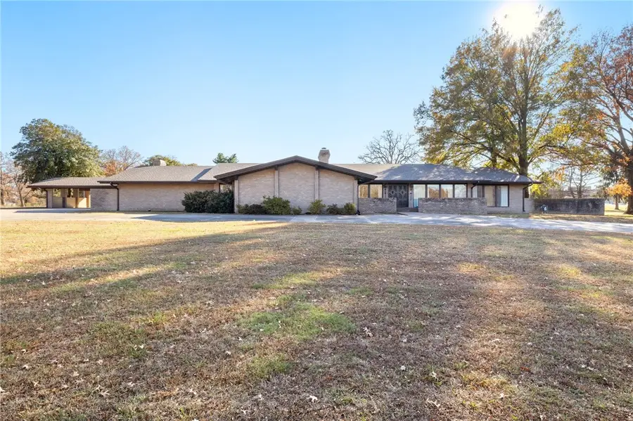 305 SW Irving Street, Gravette, AR 72736 - #2