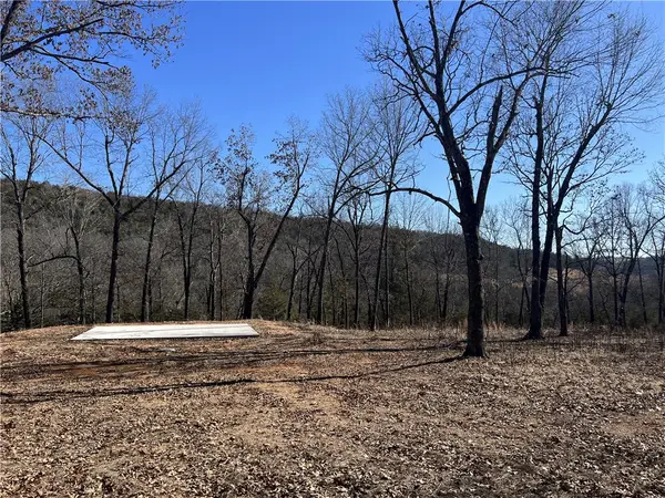 2216 Meadow Creek Drive, Harrison, AR 72601