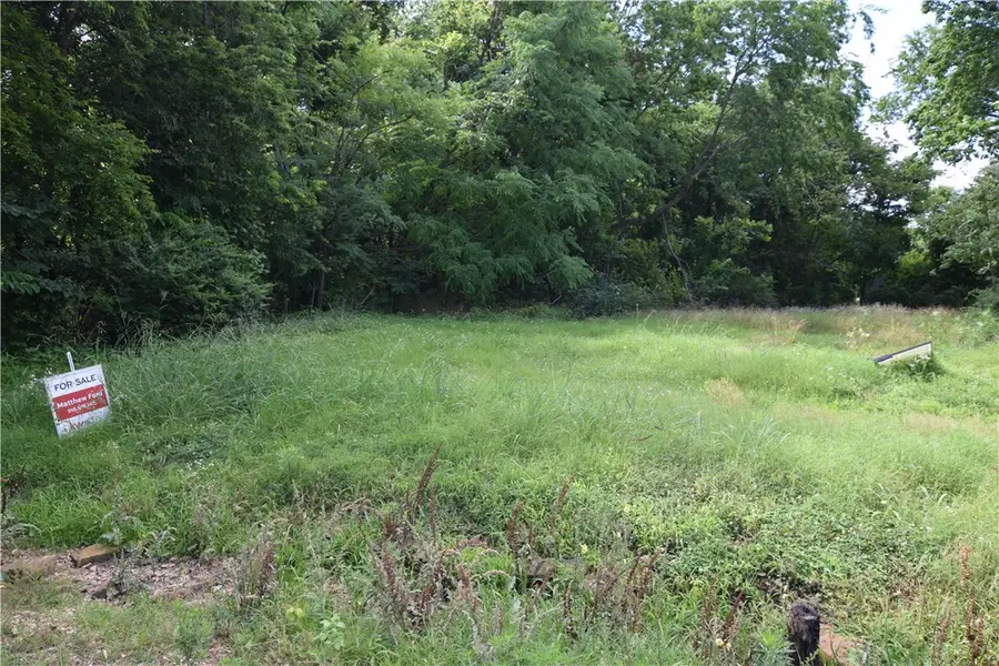 320 E Oak Street, Stilwell, OK 74960 - #3