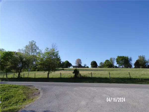 2704 Main Drive, Fayetteville, AR 72704