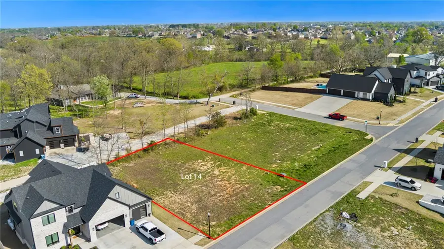 305 Autumn Hills Road, Bentonville, AR 72712 - #2