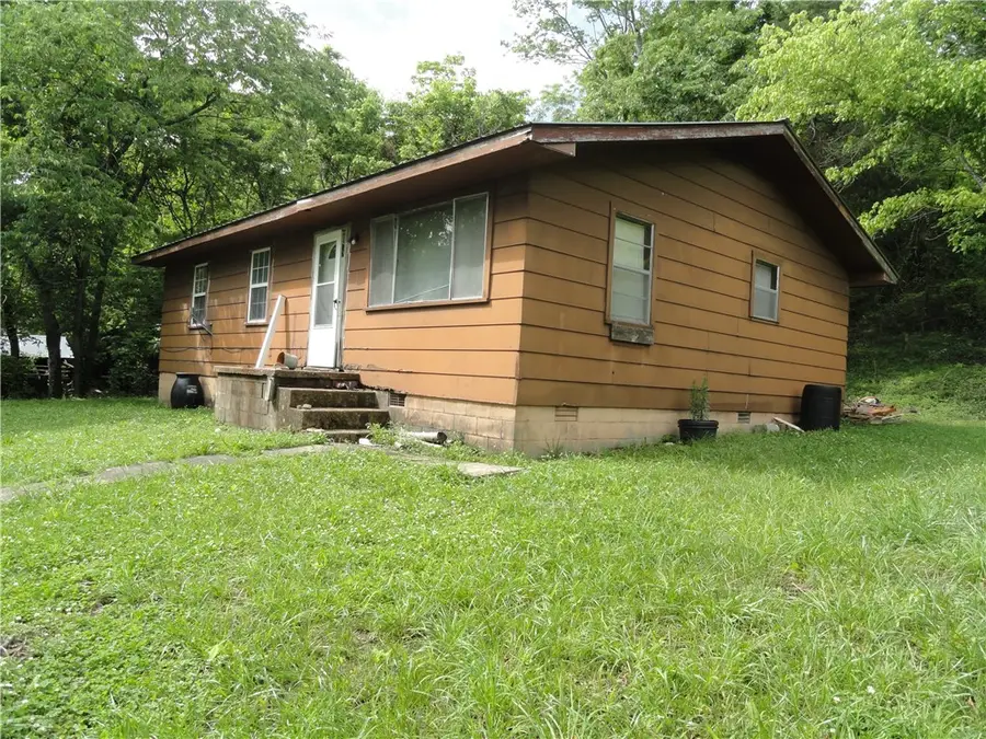 813 Main Street, Leslie, AR 72645 - #2
