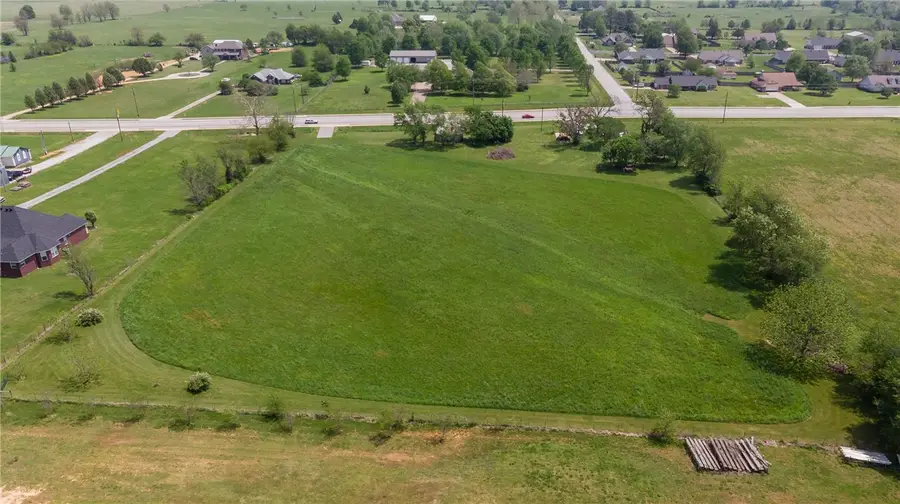 102 S Old Wire Road, Lowell, AR 72745 - #2