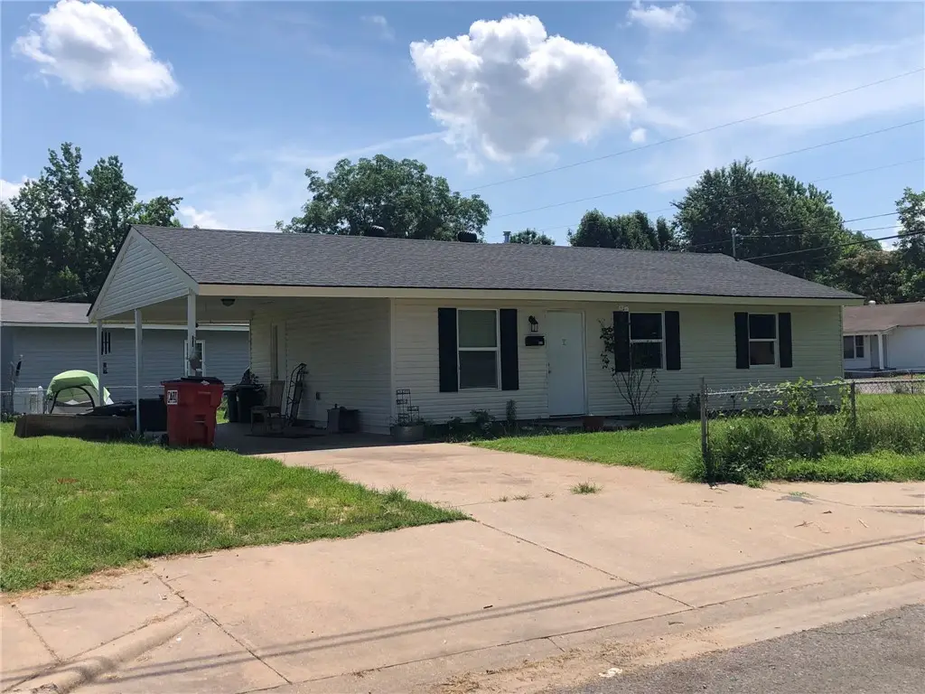 915 S 5th, Dardanelle, AR 72834 - #1