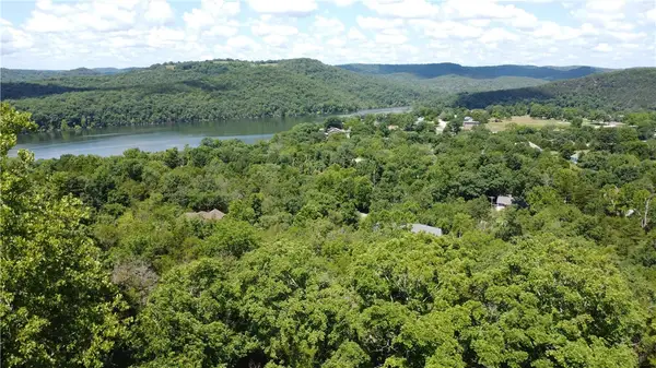 17 Quail Run Drive, Holiday Island, AR 72631