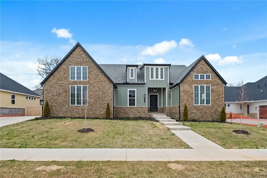 810 Greenhorn Street, Bentonville, AR 72712 - #2