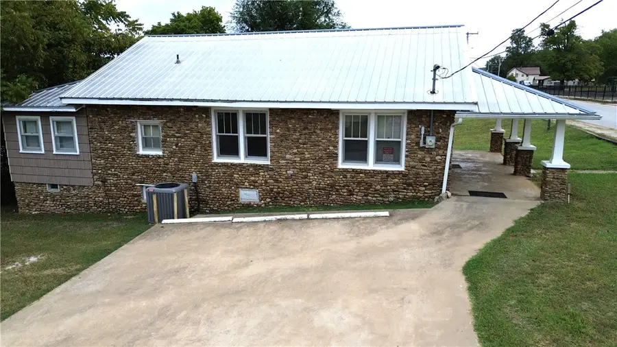 514 W Clark, Jasper, AR 72641 - #2
