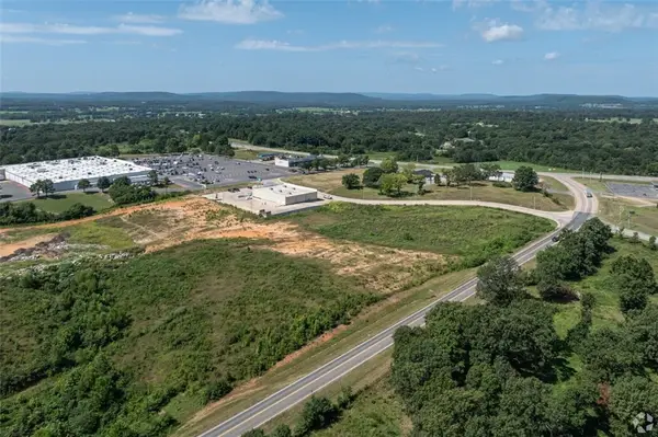 83324 Wingfield Xing, Stilwell, OK 74960