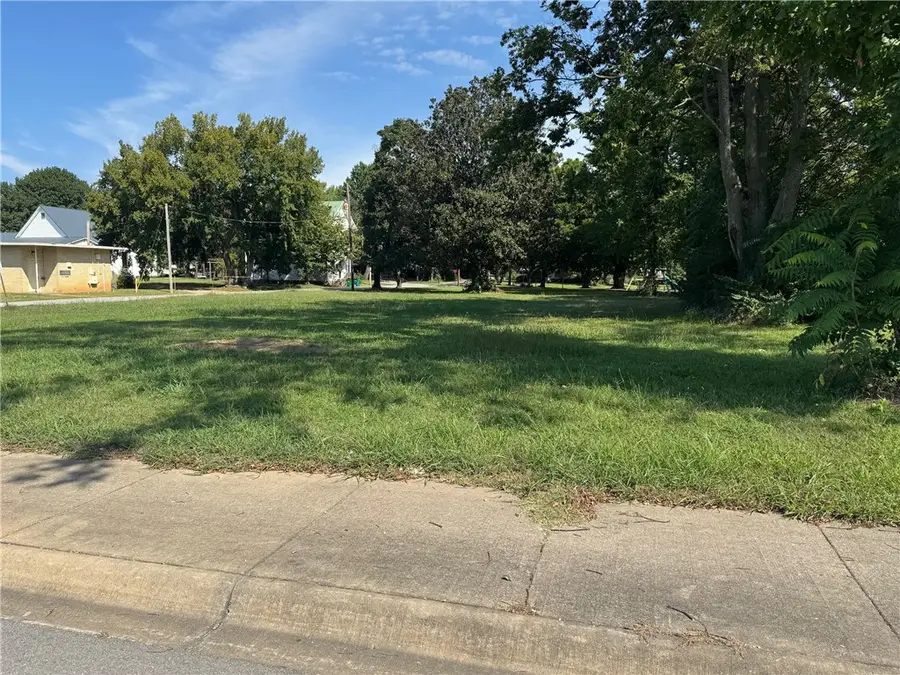 114 W Main Street, Farmington, AR 72730 - #3