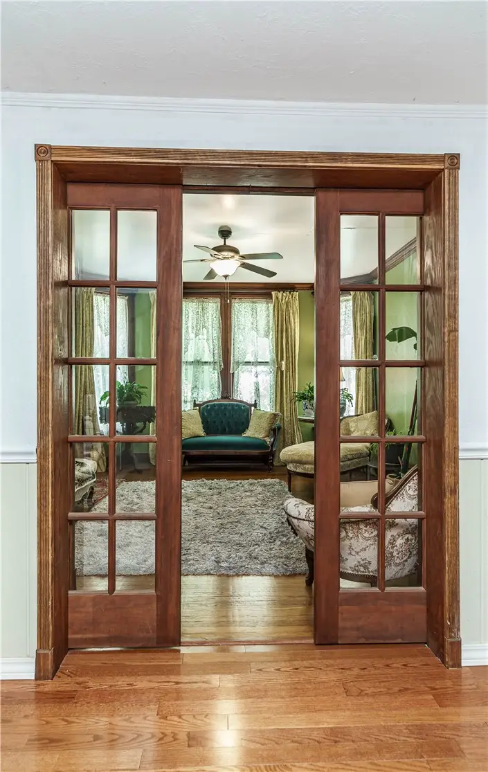 104 Wall Street, Eureka Springs, AR 72632 - #1