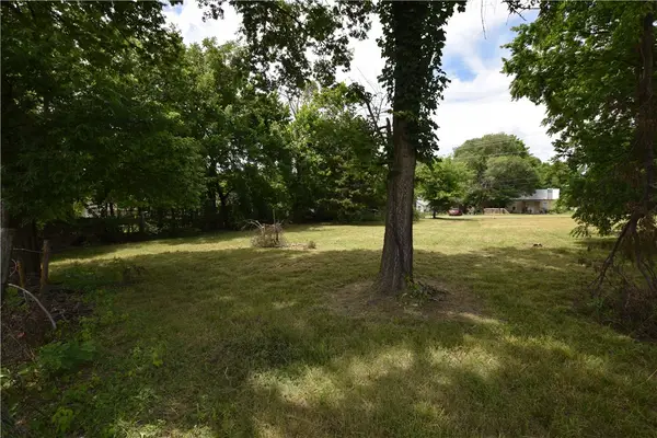 422 S Cheokee Street, Stilwell, OK 74960