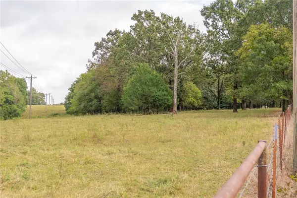 236 ac NE 18th Street, Highfill, AR 72734
