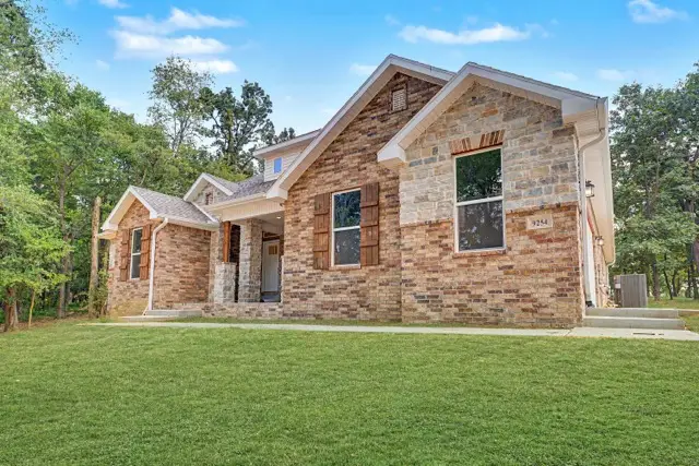 9254 S Pleasant Valley Road, Gentry, AR 72734 - #2