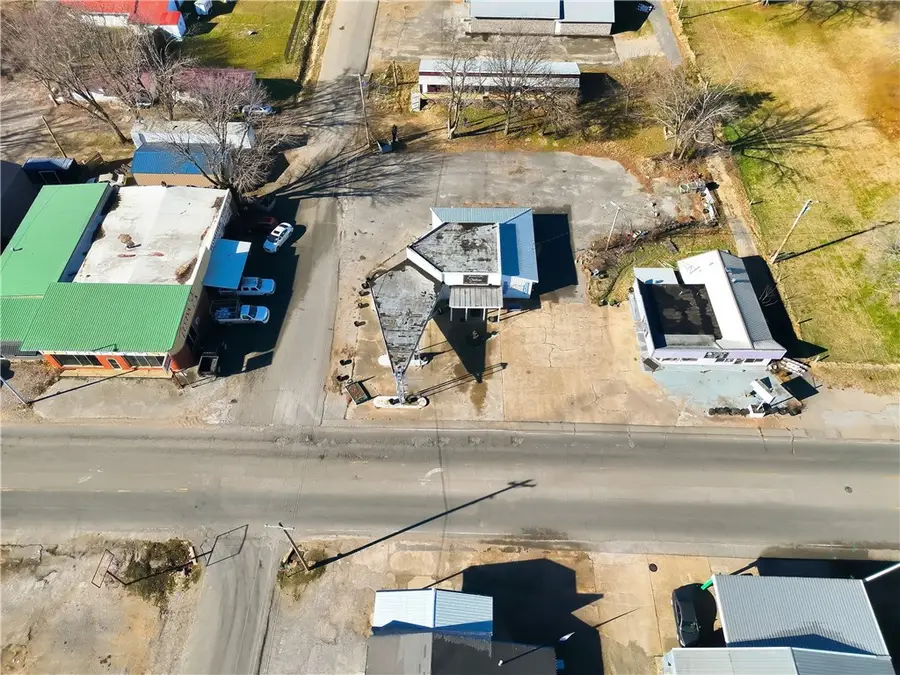 326 S 2nd Street, Stilwell, OK 74960 - #3