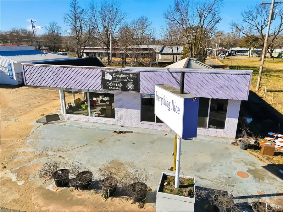 320 S 2nd Street, Stilwell, OK 74960 - #2