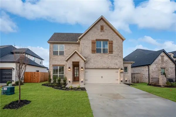 411 Fox Trail, Elm Springs, AR 72762