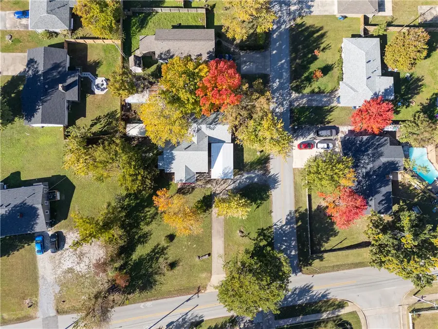 1307 N Bella Vista Road, Bentonville, AR 72712 - #2
