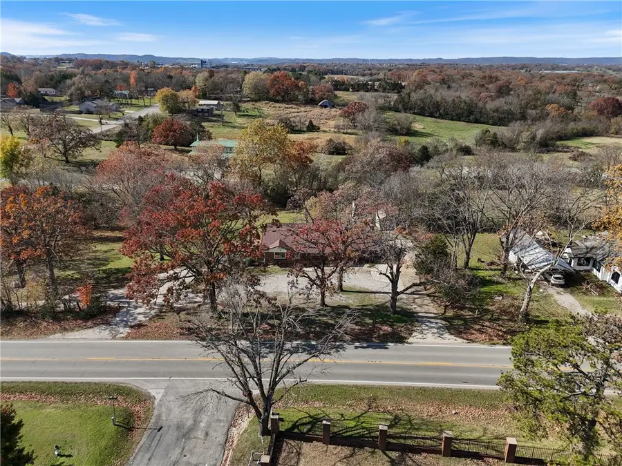 1502 N Springfield Street, Berryville, AR 72616 - #2