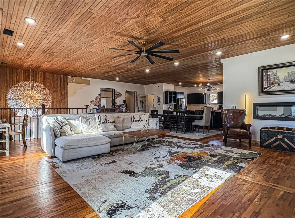 510 E Madison Avenue, Berryville, AR 72616 - #1