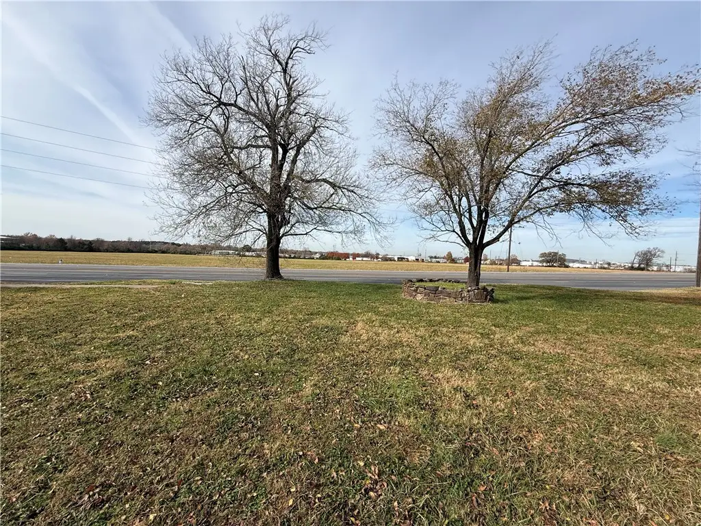1013 Old Missouri Road, Springdale, AR 72764 - #1