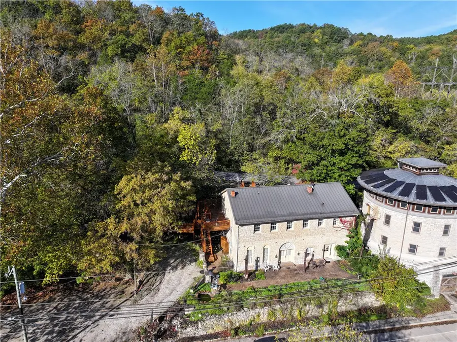 75 Hillside Avenue, Eureka Springs, AR 72632 - #3