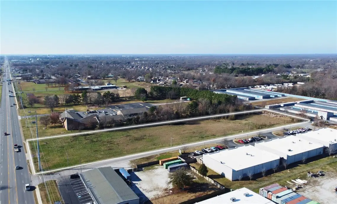 1025 W Hudson Road, Rogers, AR 72756 - #1