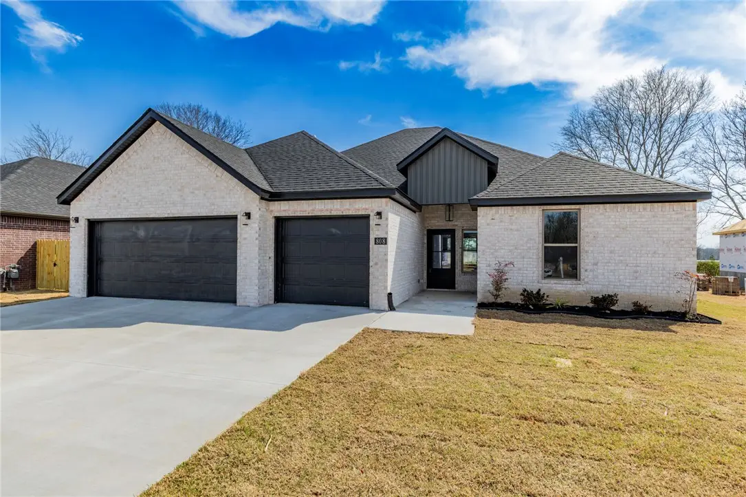 808 W Kelley Ann Street, Siloam Springs, AR 72761 - #1