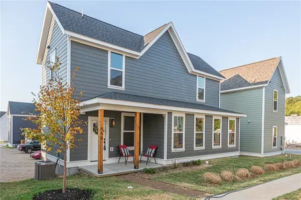 958 S Laramie Heights, Fayetteville, AR 72704