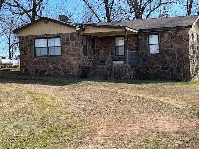 1035 E 1st Avenue, Gentry, AR 72734 - #1