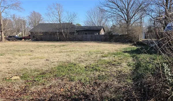 401 E Velma Avenue, Springdale, AR 72764