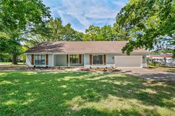 3325, 3335 S School, Fayetteville, AR 72701