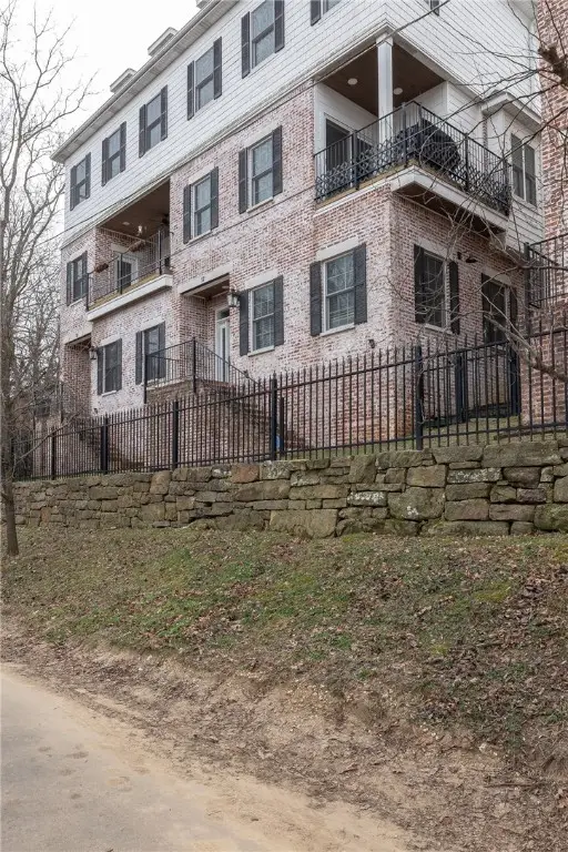 17 W Louise Street, Fayetteville, AR 72701 - #2
